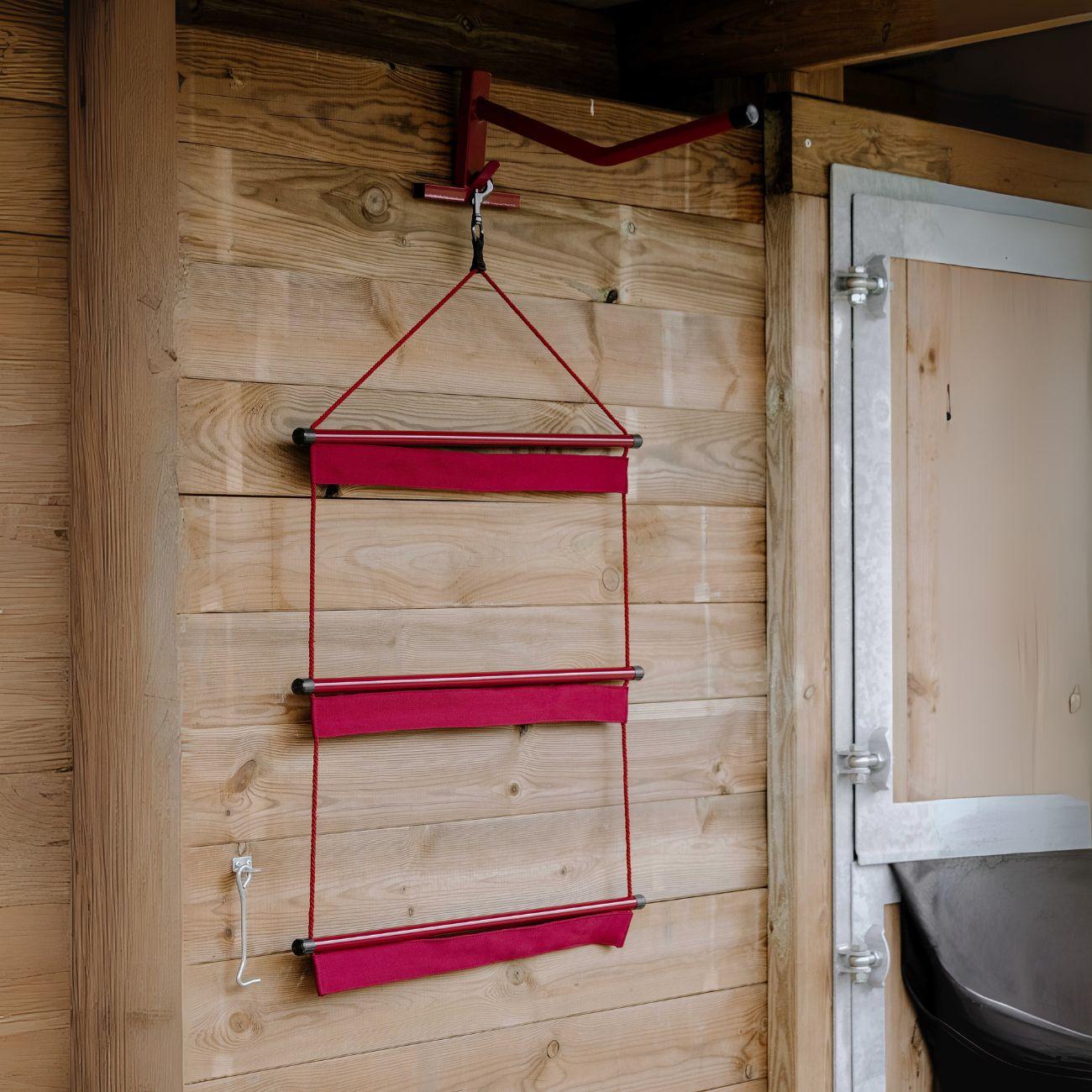 704241 033BURGUNDY HIPPO-TONIC