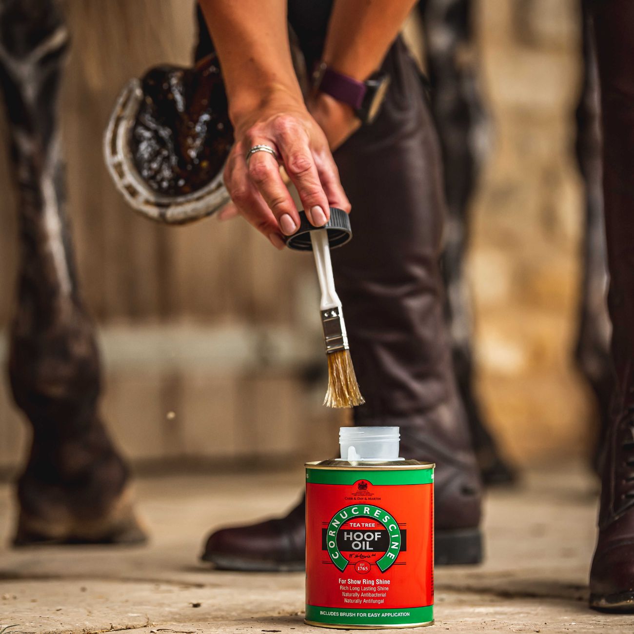 CARR AND DAY AND MARTIN Carr & Day & Martin COURNUCRESCINE TEA TREE HOOF OIL 500ml. - cura cavallo/cuoio 726013 NEUTRO 