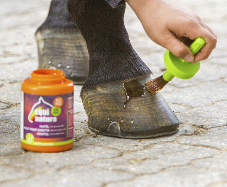 EQUINATURA Equinatura Hoof Oil 450 ml - olio nutriente per zoccoli 715001 NEUTRO 