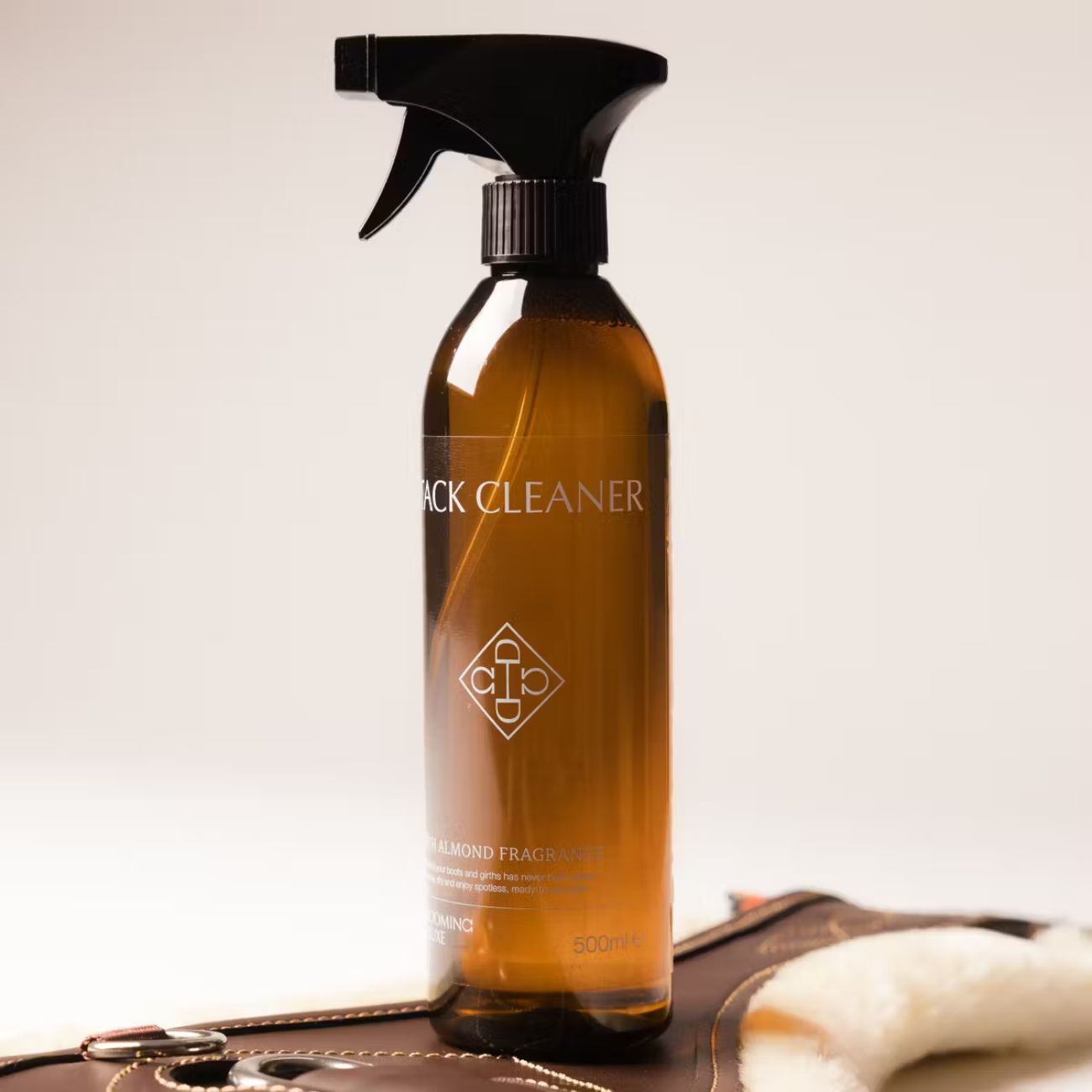 GROOMING DELUXE Spray Detergente Per Finimenti Tack Cleaner  Grooming Deluxe 42511 NEUTRO 