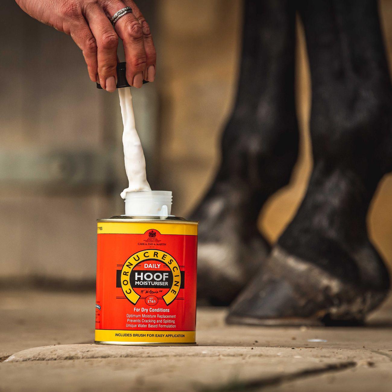 CARR AND DAY AND MARTIN Daily Hoof Moisturiser Cornucrescine 500ml Carr & Day & Martin 726012 NEUTRO 
