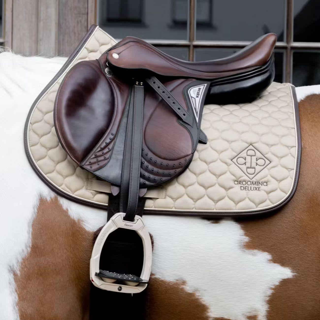  42731-SJ 32BEIGE GROOMING DELUXE 