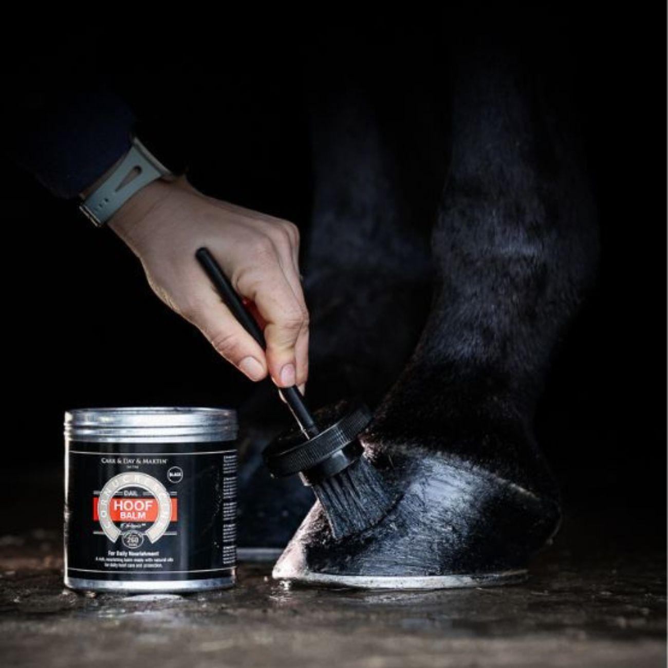 Cornucrescine Daily Hoof Balm Nero 500ml Carr&Day&Martin HO136 NEUTRO CARR AND DAY AND MARTIN 