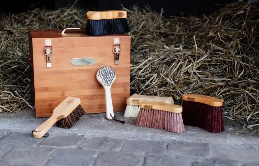 TACK BOX IN LEGNO 30X40X28cm. 82115 05BROWN GROOMING DELUXE