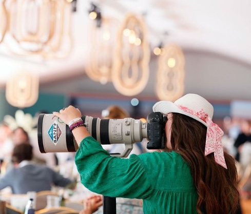 la fotografa californiana in azione